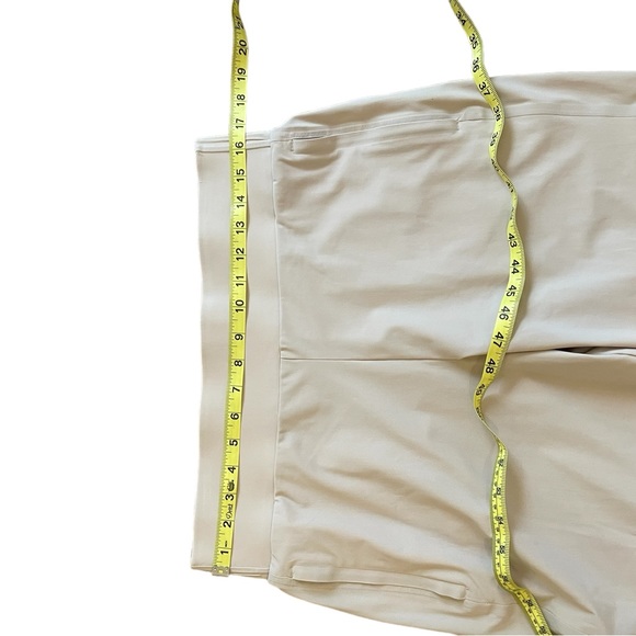 ATHLETA Cosmic Crop Beige - Picture 14 of 16